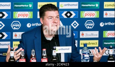 Hamburg, Deutschland. September 2020. Andreas Dressel (SPD), Hamburgs Finanzsenator, kommentiert die Absichtserklärung der Stadt Hamburg zum Erwerb des Stadiongrundstücks des HSV. Vorbehaltlich der Zustimmung der Bürger soll das Geld dafür in diesem Jahr fließen. (To dpa 'Hamburg will HSV-Stadionimmobilie für 23.5 Millionen Euro kaufen') Quelle: Markus Scholz/dpa/Alamy Live News Stockfoto