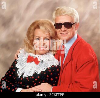 Der deutsche Sänger Heino mit Ehefrau Hannelore, Deutschland um 1980. Deutscher Sänger Heino mit seiner Frau Hannelore, Deutschland um 1980. Stockfoto