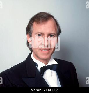 Porträt vom deutschen Schlagersänger, Songwriter, Texter, Musiker und Musikproduzent Michael Holm, 1990. Portrait des deutschen Popsängers, Liedermacherers, Texters, Musikers und Musikproduzenten Michael Holm, 1990. Stockfoto