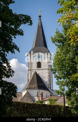 Pfarrkirche Hll. Peter und Paul, Pfarrkirche in Weitra, Waldviertel, Österreich Stockfoto