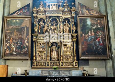 Italien. Lombardei. Stadt Como. Kathedrale Santa Maria Assunta auch Dom genannt. Altarbild Stockfoto