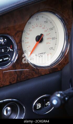 Luxus-Interieur im Bentley Mulsanne Turbo Red-Label von 1999 Stockfoto