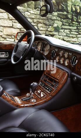 Luxus-Interieur im Bentley Mulsanne Turbo Red-Label von 1999 Stockfoto