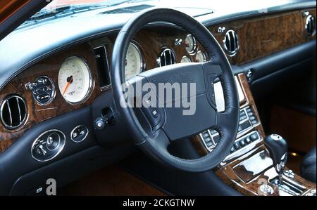 Luxus-Interieur im Bentley Mulsanne Turbo Red-Label von 1999 Stockfoto