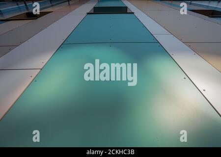 Das Fragment der Gebäudewand, die Führungslinien. Hintergrund. Hochwertige Fotos Stockfoto