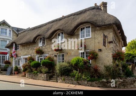 The Village Inn Pub and Hotel in Shanklin auf der Isle of wight, EIN typisch englisches Pub mit Strohdach Stockfoto