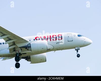Swiss C Serie a220 Landung am Flughafen Zürich Stockfoto