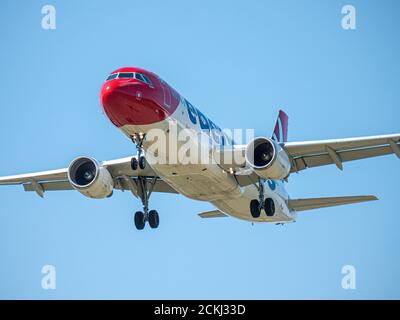 Edelweiss Flugzeug landet bei ZRH Stockfoto