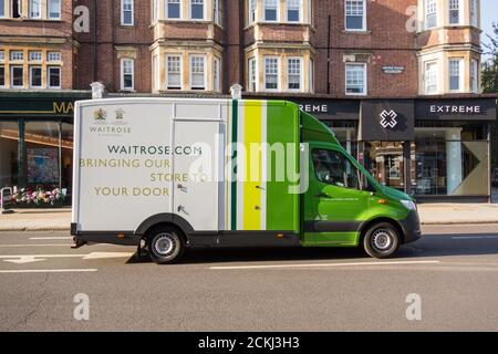 Waitrose.Com Wir bringen unseren Store zu Ihrem Lieferwagen in SW London, Großbritannien Stockfoto