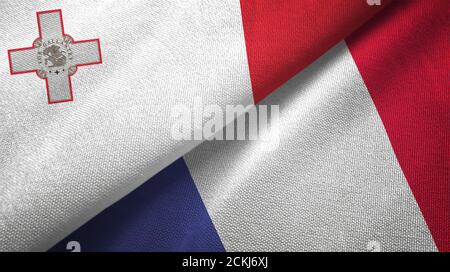 Malta und Frankreich zwei Flaggen Textiltuch, Stoff Textur Stockfoto