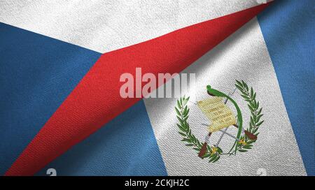 Tschechische Republik und Guatemala zwei Flaggen Textiltuch, Stoff Textur Stockfoto