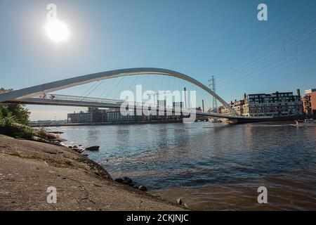 Korkeasaari, Helsinki, Finnland, 21. August 2020 Blick vom Ufer, auf die Insel im Zoo, Sommersonniger Tag. Hochwertige Fotos Stockfoto