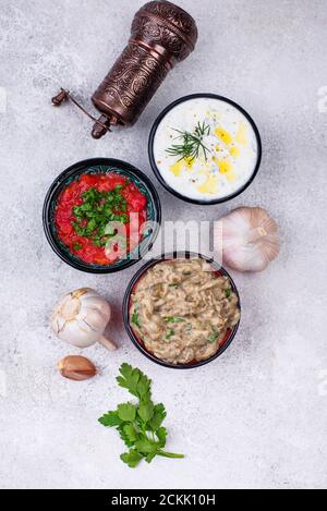 Baba ganoush, tzatziki und Tomate ezme Stockfoto