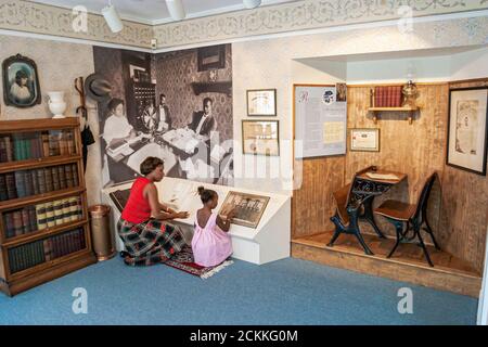 Virginia Newport Nachrichten The Newsome House,Black African Africans woman female mother girl daughter family Minority,history history Collection Exhibit l Stockfoto