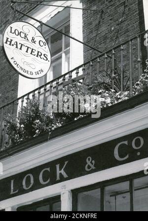 The Font Cover of UK catalog 'James Lock & Co', oktober 2005. Stockfoto