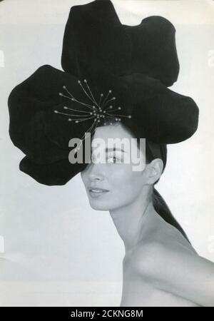 The Inside of UK catalog 'James Lock & Co', oktober 2005. Stockfoto