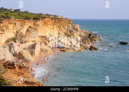 Calas de Roche. Strand von Cala del Faro in Conil de la Frontera. Schöne Buchten in Cadiz, Spanien Stockfoto