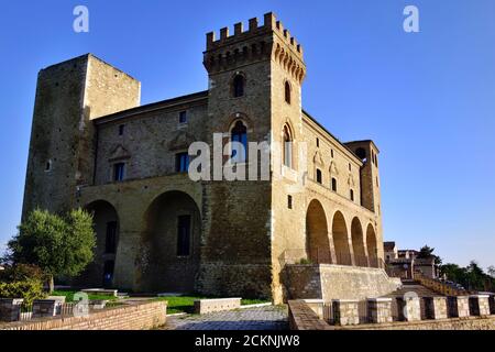 VEW von Crecchio Burg kleines mittelalterliches Dorf in der Provinz Chieti, Abruzzen / Italien Stockfoto