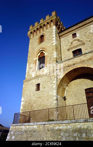 VEW von Crecchio Burg kleines mittelalterliches Dorf in der Provinz Chieti, Abruzzen / Italien Stockfoto