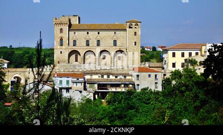 VEW von Crecchio Burg kleines mittelalterliches Dorf in der Provinz Chieti, Abruzzen / Italien Stockfoto