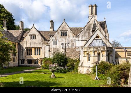 Prinknash Abbey befindet sich heute in St. Peters Grange, einem Gebäude aus dem 15. Jahrhundert auf den Cotswolds in der Nähe von Upton St Leonards, Gloucestershire, Großbritannien Stockfoto