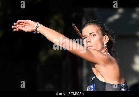 Kladno, Tschechische Republik. September 2020. Der tschechische Athlet NIKOLA OGRODNIKOVA tritt beim Treffen in Kladno, Tschechische Republik, am 16. September 2020 im Speerwurf an. Kredit: Michal Krumphanzl/CTK Foto/Alamy Live Nachrichten Stockfoto