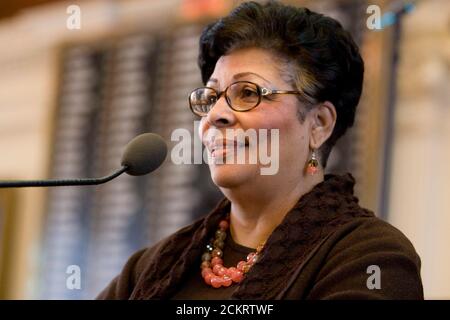 Austin, TX 13. Januar 2009: Erster Tag der 81. Sitzung der Texas Legislature auf der Etage des Hauses als langjährige Houston Rep. Senfronia Thompson spricht zu der Mitgliedschaft. ©Bob Daemmrich Stockfoto