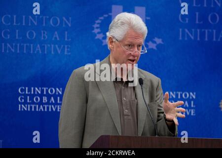 Austin, TX 14. Februar 2009: Der ehemalige Präsident Bill Clinton veranstaltet die zweite jährliche Clinton Global Initiative University, eine Konferenz, an der mehr als 1,000 Studenten teilnehmen, um Maßnahmen gegen globale Herausforderungen wie Armut, Hunger, Energie, Klimawandel und globale Gesundheit zu ergreifen. ©Bob Daemmrich Stockfoto