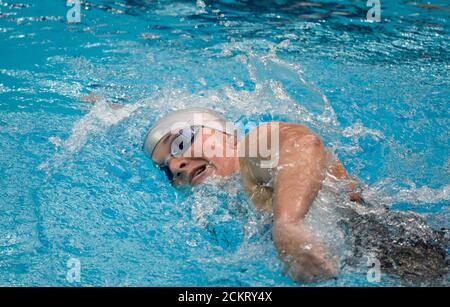 Peking, China 12. September 2008: Tag sechs des sportlichen Wettbewerbs bei den Paralympischen Spielen 2008 mit der US-Schwimmerin Melissa Stockwell im 400-Meter-Freistil der Frauen des S9. Stockwell ist eine irakische Kriegsveteran der US-Armee, die ihr linkes Bein an eine Landmine verlor. ©Bob Daemmrich Stockfoto