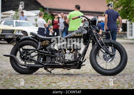 DIEDERSDORF, DEUTSCHLAND - 30. AUGUST 2020: Der Motorrad-Indianerchef. Die Ausstellung von 'US Car Classics'. Stockfoto