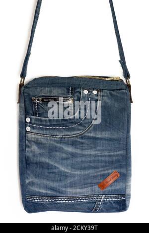 Hausgemachte Tasche aus recycelten Jeans Stockfoto