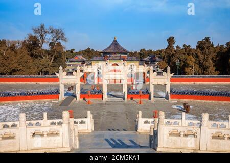 Peking, China - Jan 10 2020: Der Rundhügel-Altar am Himmelstempel, einem kaiserlichen Komplex religiöser Gebäude, der von Yongle Kaiser i. gegründet wurde Stockfoto