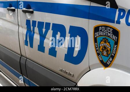 Schild des Fahrzeugs der New York Police Department Stockfoto