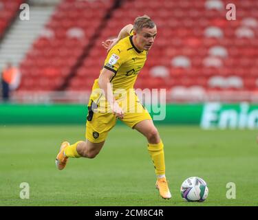 Luke Thomas (16) von Barnsley in Aktion während des Spiels Stockfoto