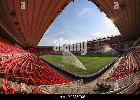 Die Sonne strahlt über dem Riverside Stadium Vor diesem Abend treffen sich Carabao Cup mit Barnsley Stockfoto