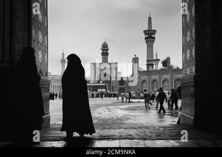 Mashhad, Iran - Februar 14,2008: Mashhad ist die zweitgrößte Stadt im Iran.Mashhad ist eine heilige Stadt für schiitische Muslime. Stockfoto