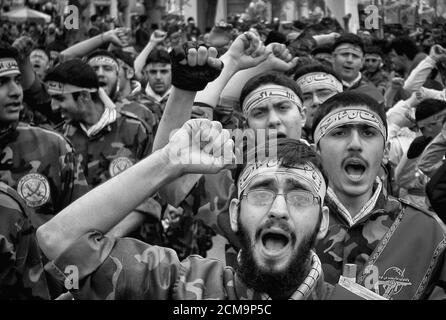 Teheran, Iran - Februar 11,2008 : die Menschen auf dem Foto schlagen den Slogan zur Feier der iranischen Revolution. Stockfoto