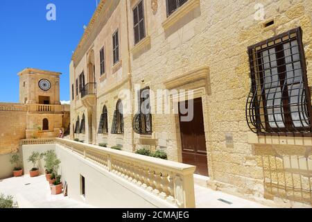 Spaziergang durch die schönen Straßen von Victoria, Gozo, Malta. Stockfoto