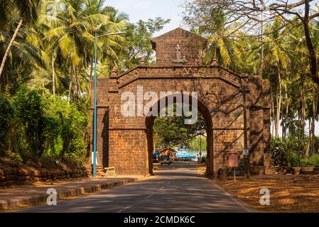 G, INDIEN - 15. Dez 2019: Old Goa, Goa/Indien - 15 2019. Dezember: Der Viceroy's Arch in Old Goa. Stockfoto