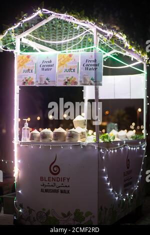 Abu Dhabi 17,09,2020. Street Food Caravans in der Hauptstadt der Vereinigten Arabischen Emirate. Stockfoto