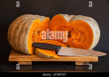 Ein frisch geschnittener weißer Kürbis 11162 Stockfoto