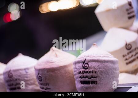 Abu Dhabi 17,09,2020. Street Food Caravans in der Hauptstadt der Vereinigten Arabischen Emirate. Stockfoto