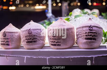 Abu Dhabi 17,09,2020. Street Food Caravans in der Hauptstadt der Vereinigten Arabischen Emirate. Stockfoto