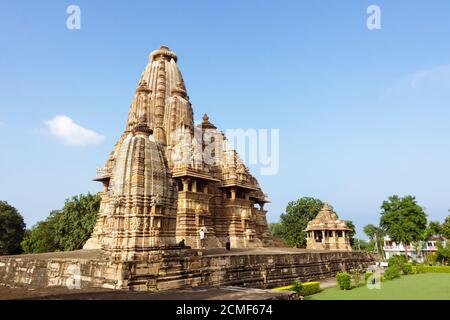 Khajuraho, Madhya Pradesh, Indien : Vishvanatha Tempel Teil der westlichen Gruppe des UNESCO-Welterbes Khajuraho Gruppe von Chandela mittelalterlich Stockfoto