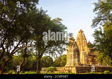 Khajuraho, Madhya Pradesh, Indien : Vishvanatha und Parvati Tempel Teil der westlichen Gruppe des UNESCO-Welterbes Khajuraho Gruppe von Cha Stockfoto