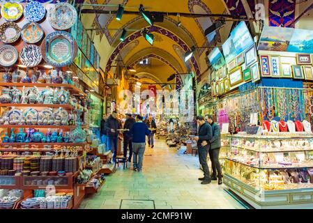 ISTANBUL - MÄRZ 14 2020: Der große Basar ist der berühmteste orientalische überdachte Markt der Welt. Istanbul, Türkei, Istanbul, Türkei Stockfoto