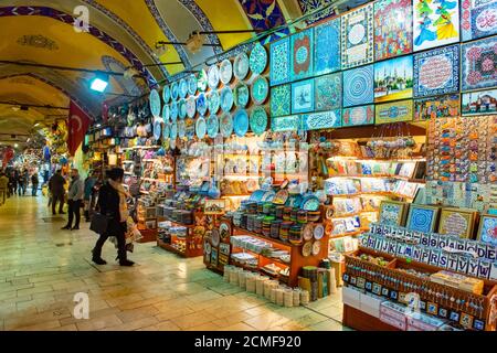 ISTANBUL - MÄRZ 14 2020: Der große Basar ist der berühmteste orientalische überdachte Markt der Welt. Istanbul, Türkei, Istanbul, Türkei Stockfoto