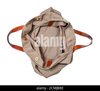 Draufsicht auf leere handgefertigte Reisetasche aus Leder Und Leinwand planen isoliert auf weißem Hintergrund Stockfoto