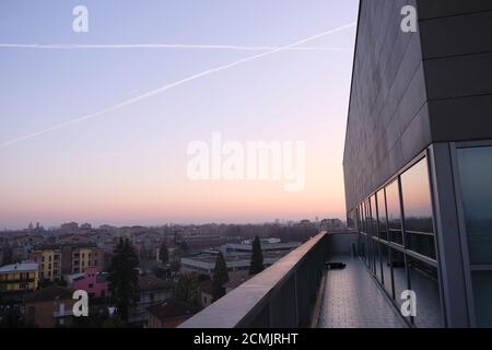 reggio emilia, Panorama der Dächer der Stadt bei Sonnenuntergang Stockfoto