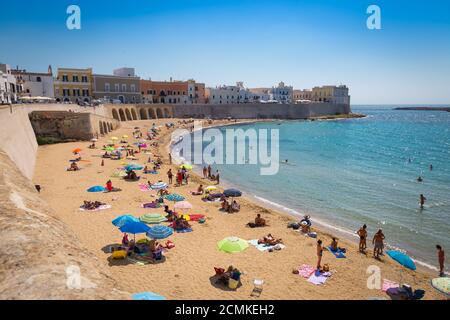 GALLIPOLI, ITALIEN - 28. August 2017: turismus während der Sommersaison Stockfoto